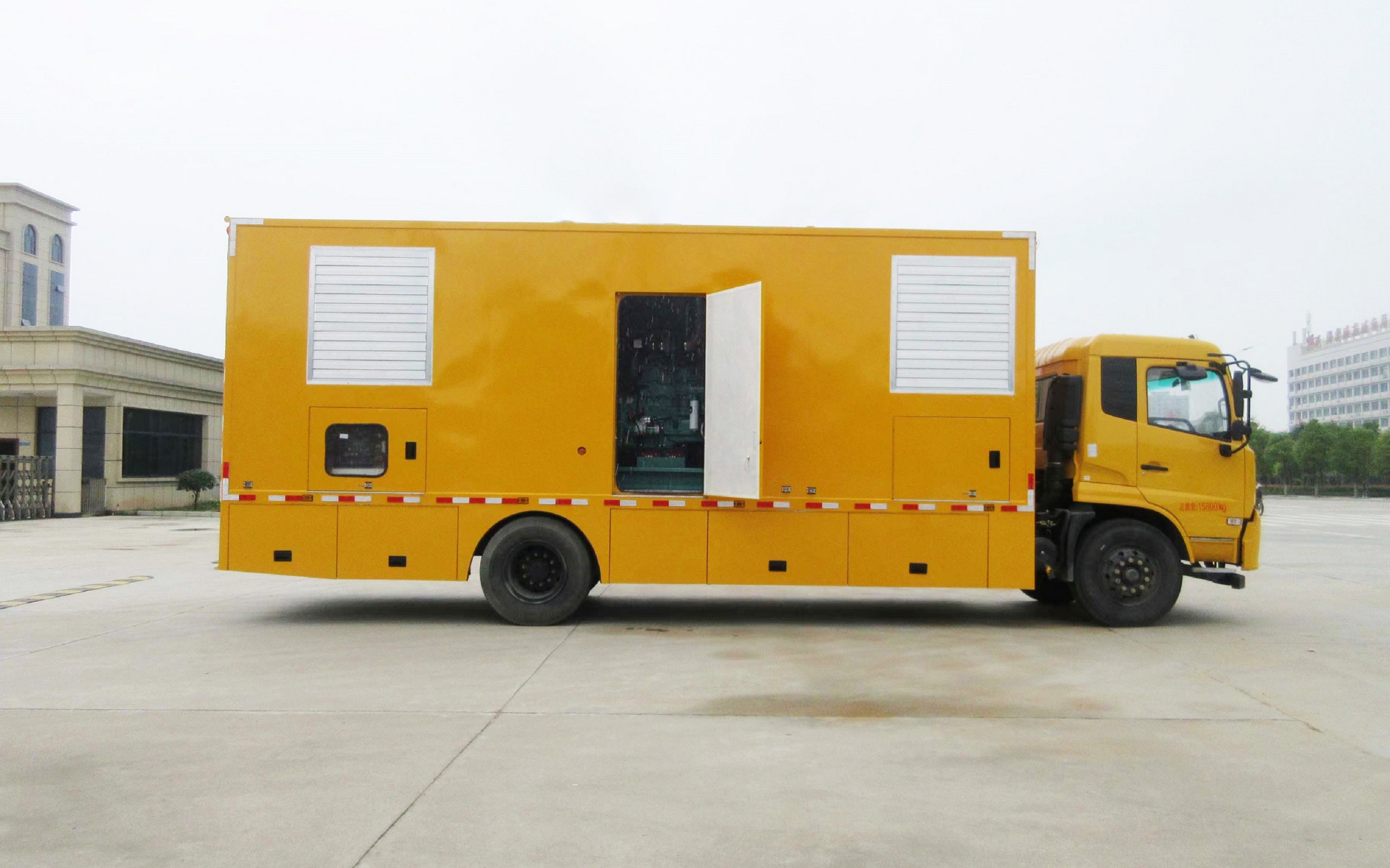 东风天锦电源车