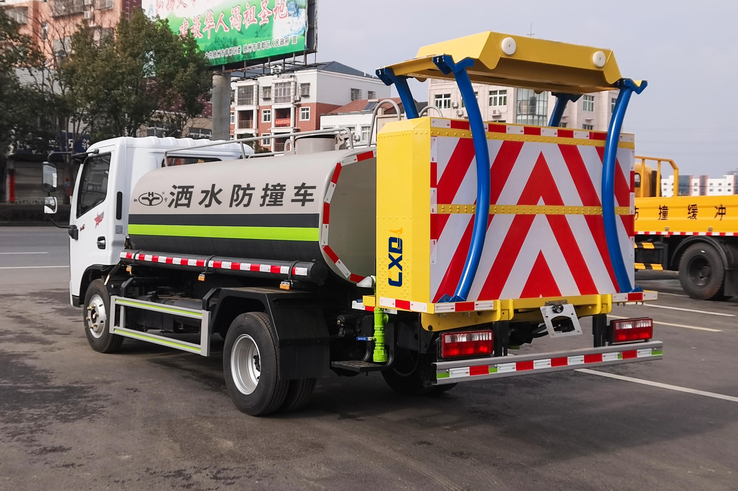 多利卡D6洒水防撞车70K/80K