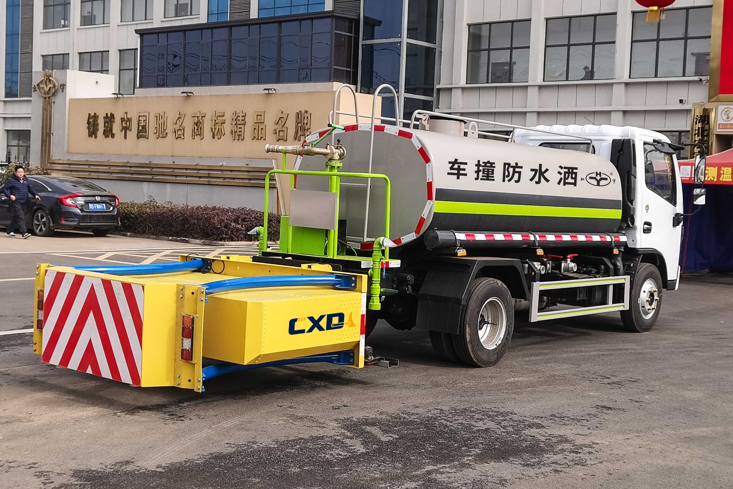 多利卡D6洒水防撞车70K/80K