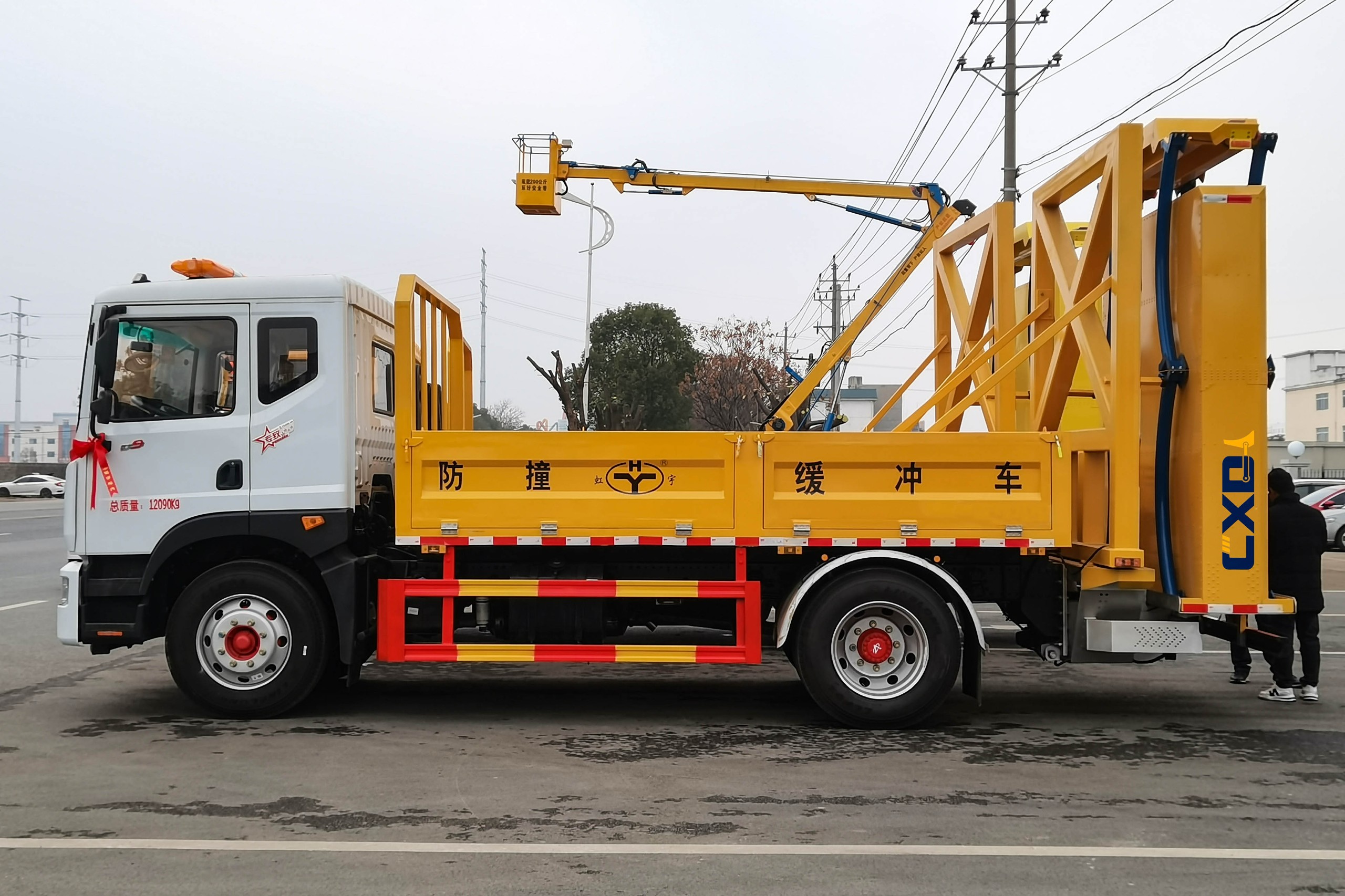 东风多利卡D9-100K/110K防撞缓冲车