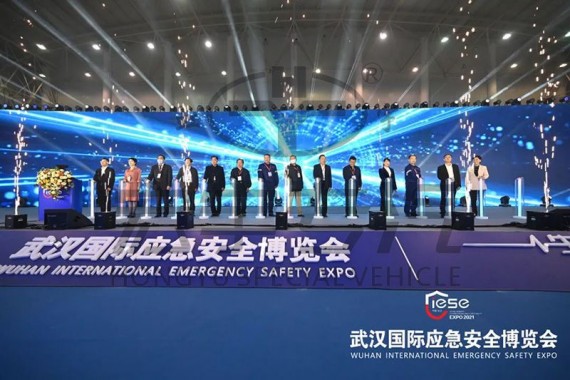 宏宇两款车型亮相武汉国际应急安全博览会